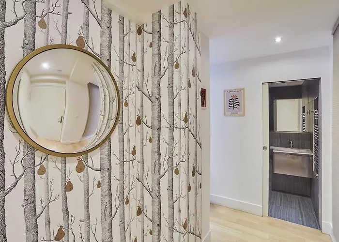 Center Of Le Marais By Prestige Paris