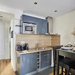 Апартаменты Center Of Le Marais By Prestige Париж