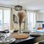 Center Of Le Marais By Prestige Париж